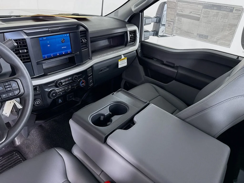 New 2026 Oxford White Ford XL image 21