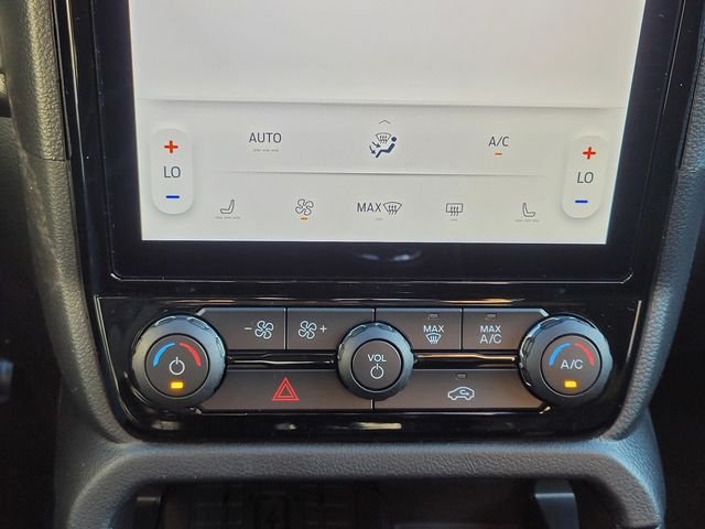 New 2025 Carbonized Gray Metallic Ford XLT image 47