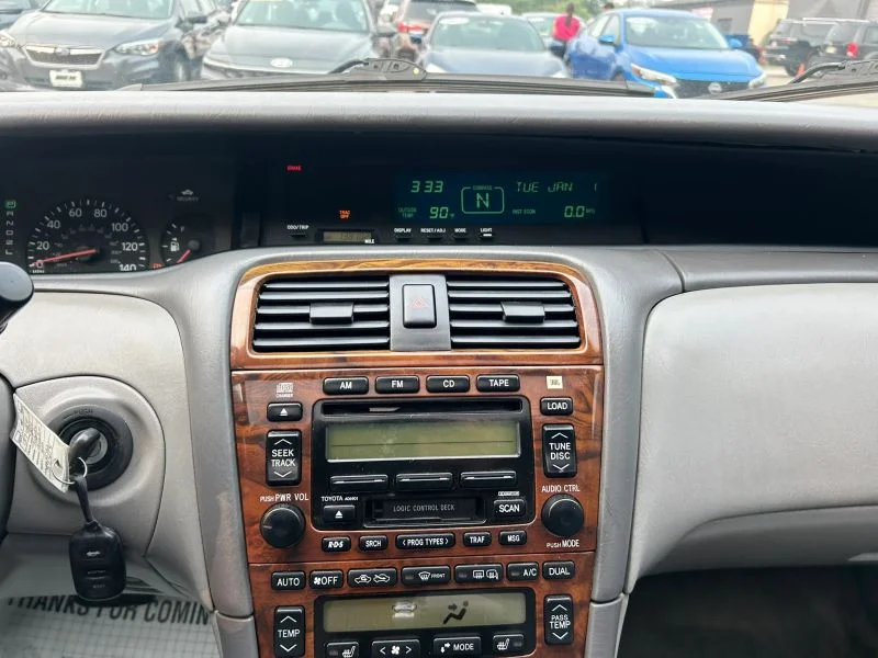 Used 2004 Gray Toyota XLS Sedan 4D image 41