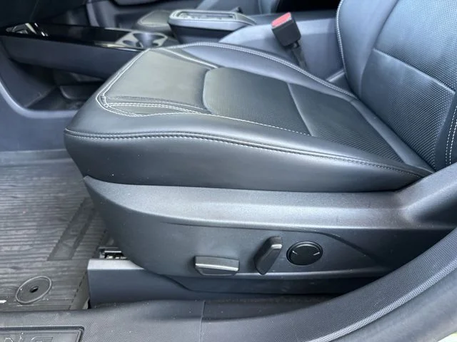 Used 2025 Green Ford Premium image 13