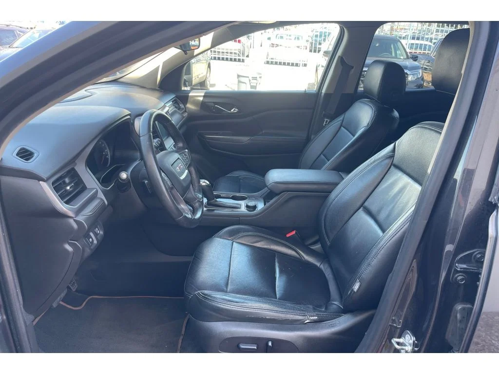 Used 2017 Iridium Metallic GMC SLE image 11