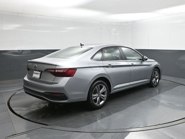 Used 2024 Gray Volkswagen 1.5T SE image 11