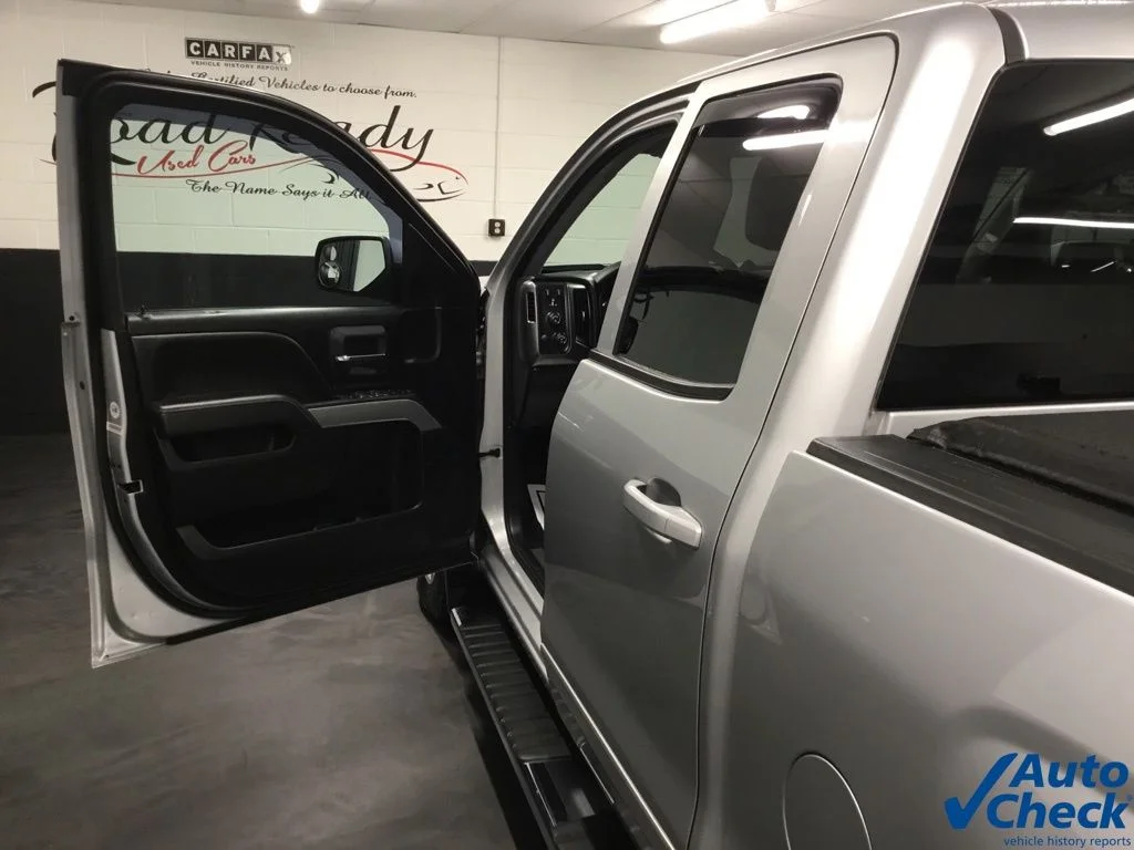 Used 2018 Silver Chevrolet LT image 25