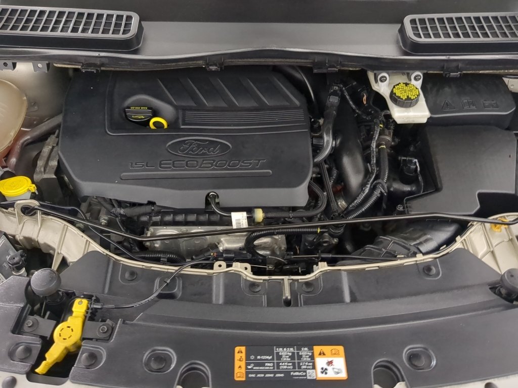 Used 2018 White Gold Metallic Ford SEL image 30