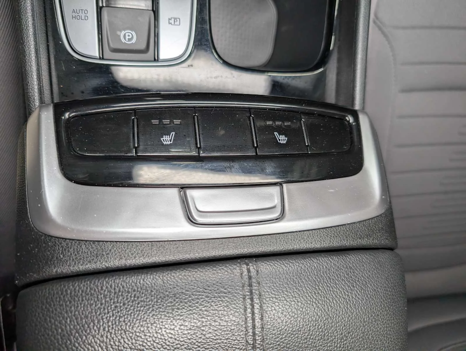 Used 2024 Blue Stone Hyundai SEL image 25