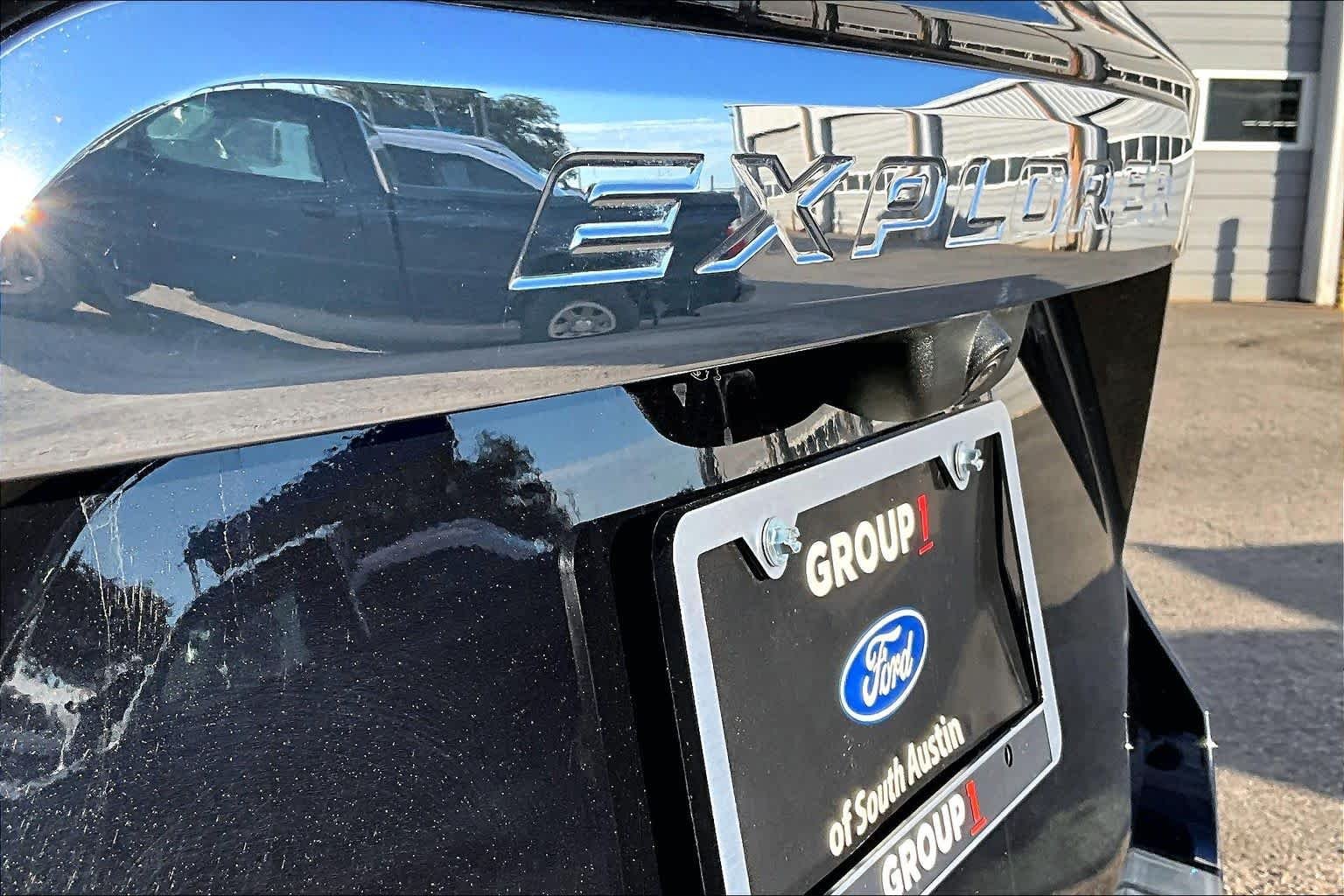 Used 2023 Agate Black Metallic Ford XLT image 13