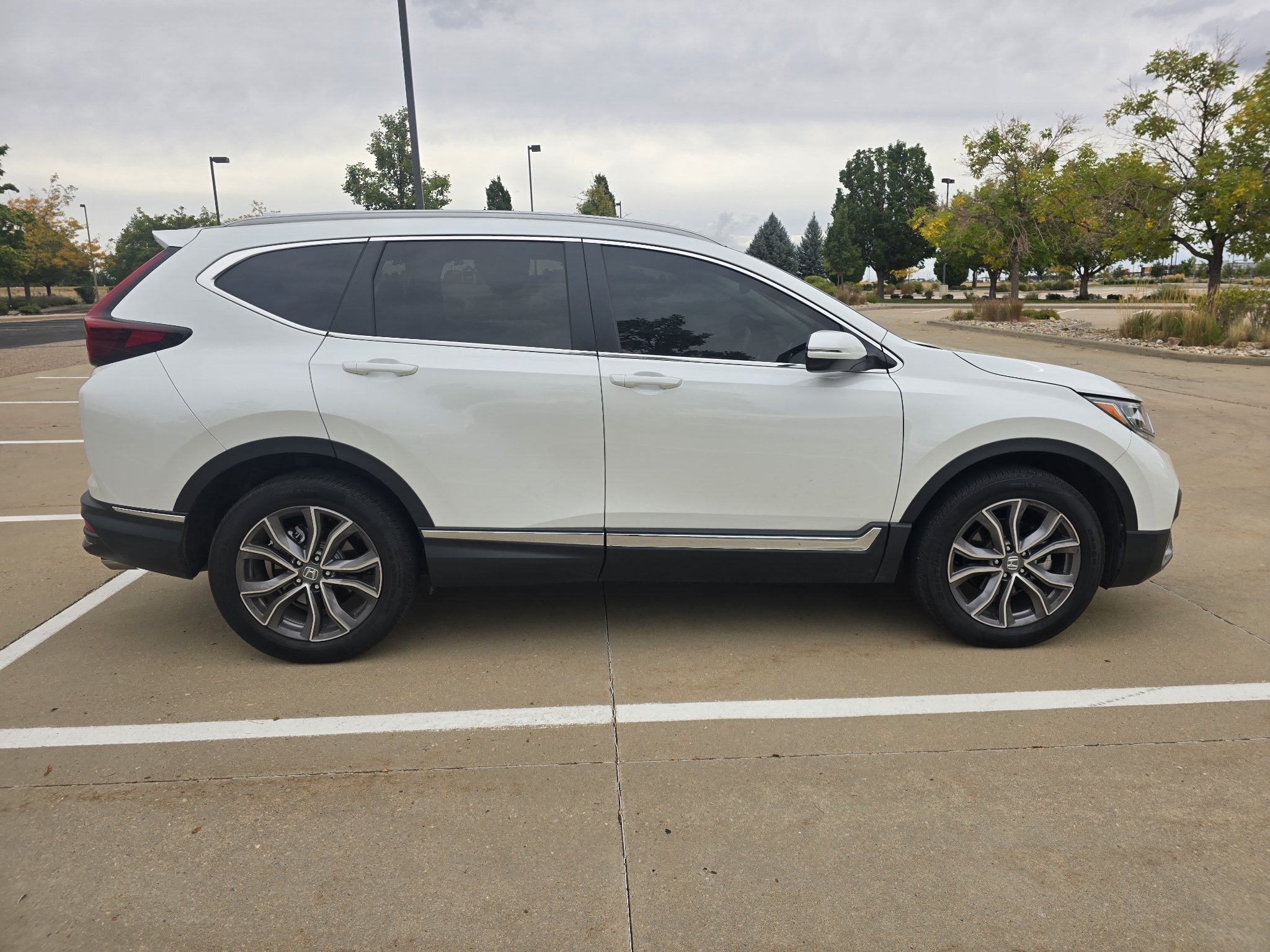Used 2021 Platinum White Pearl Honda Touring image 6
