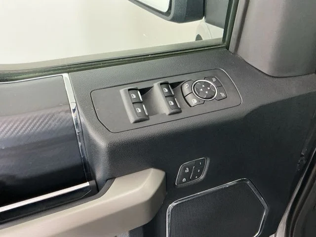 Used 2018 Magnetic Ford Lariat image 13