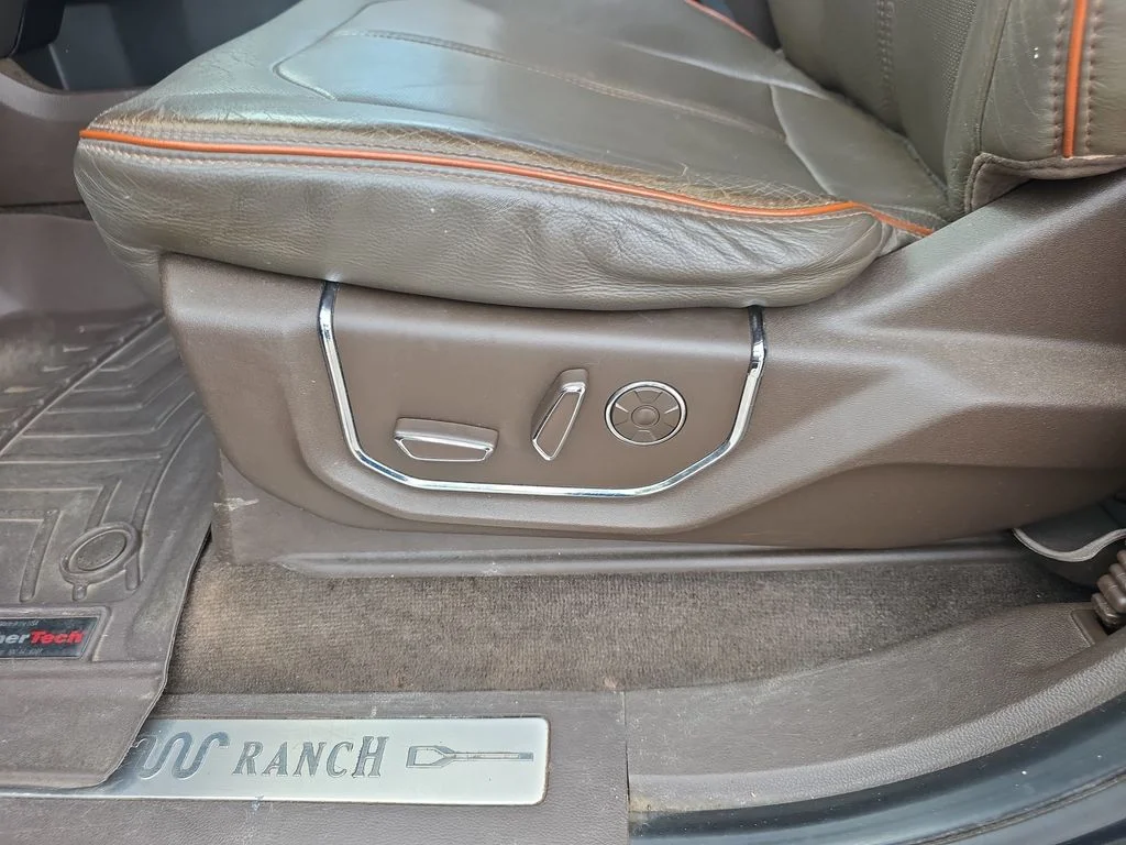 Used 2015  Ford King Ranch image 14