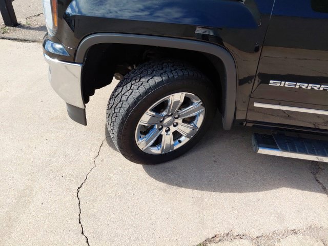 Used 2018 Black GMC SLT image 35