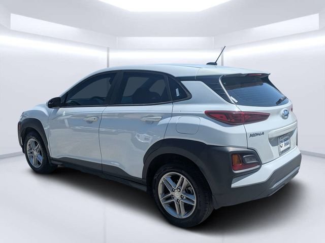 Used 2019 White Hyundai SE image 5