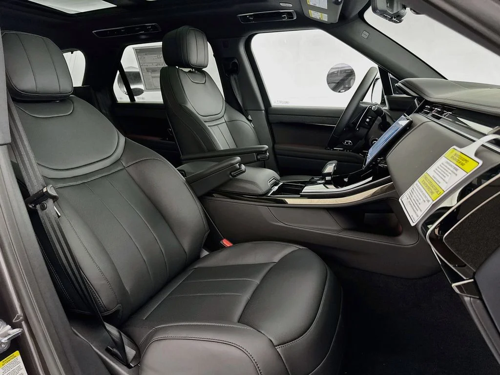 New 2026 Charente Grey Land Rover Dynamic SE image 29