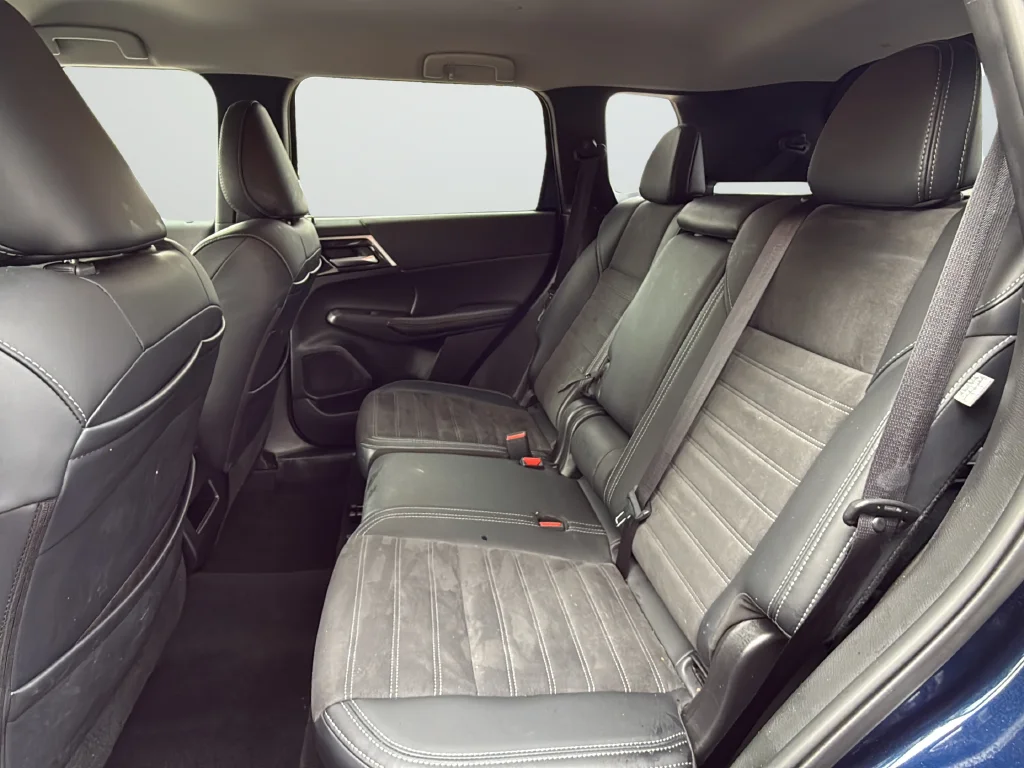 Used 2024 Blue Mitsubishi SE image 38