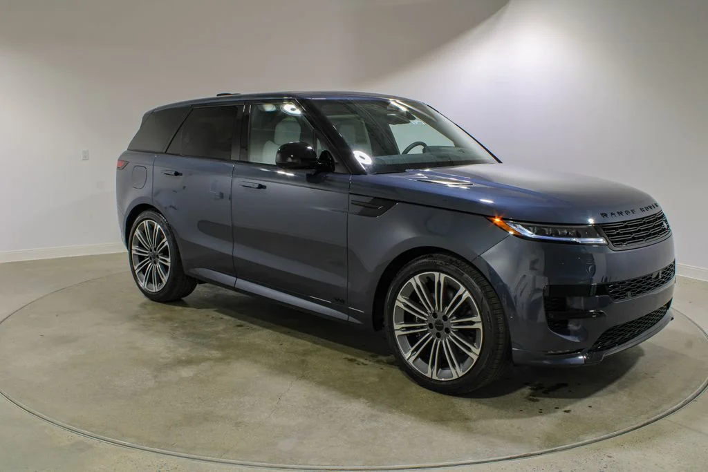 New 2026 Varesine Blue Land Rover Dynamic SE P530 V8 image 7