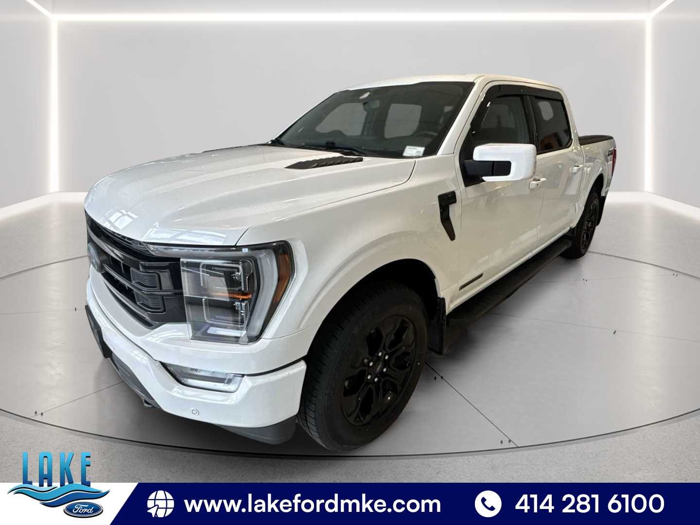 Used 2023 Star White Metallic Tri-Coat Ford LARIAT image 3