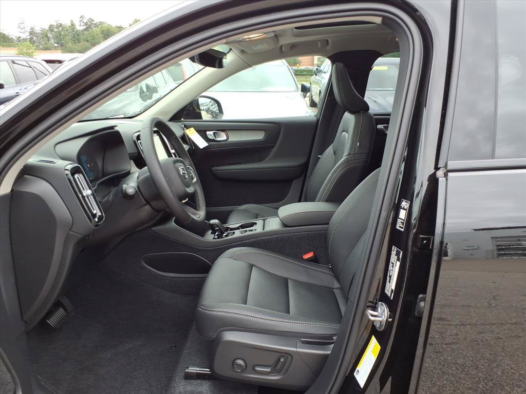 New 2026 Onyx Black Volvo Core image 11