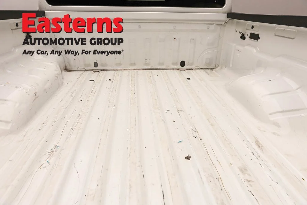 Used 2022 White Nissan S image 9