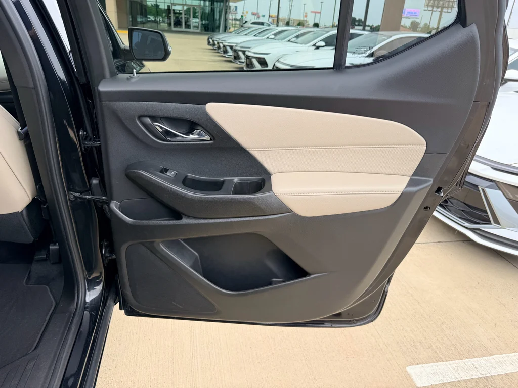 Used 2023 Mosaic Black Metallic Chevrolet Premier image 27