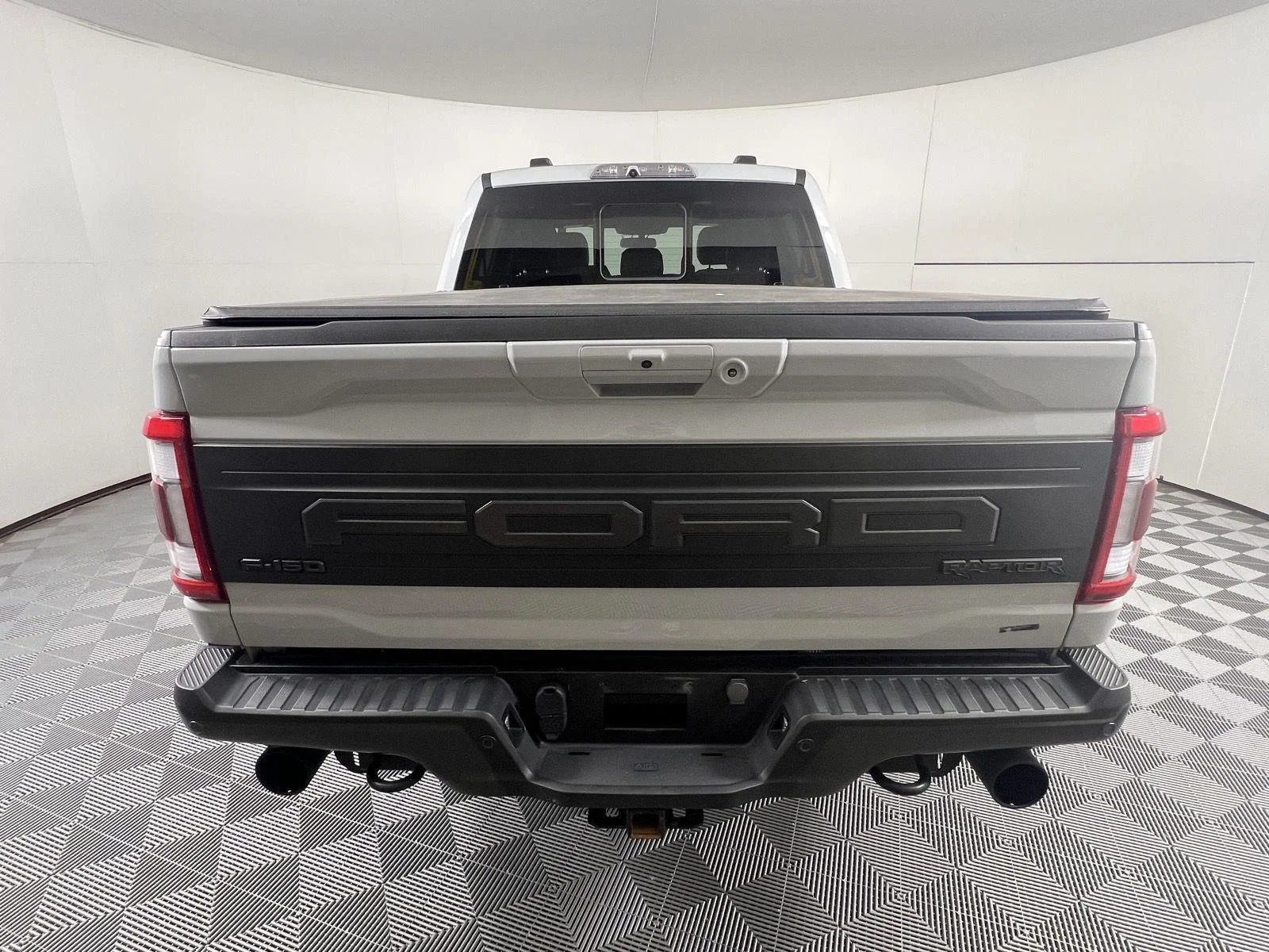 Used 2023 Avalanche Gray Ford Raptor image 11