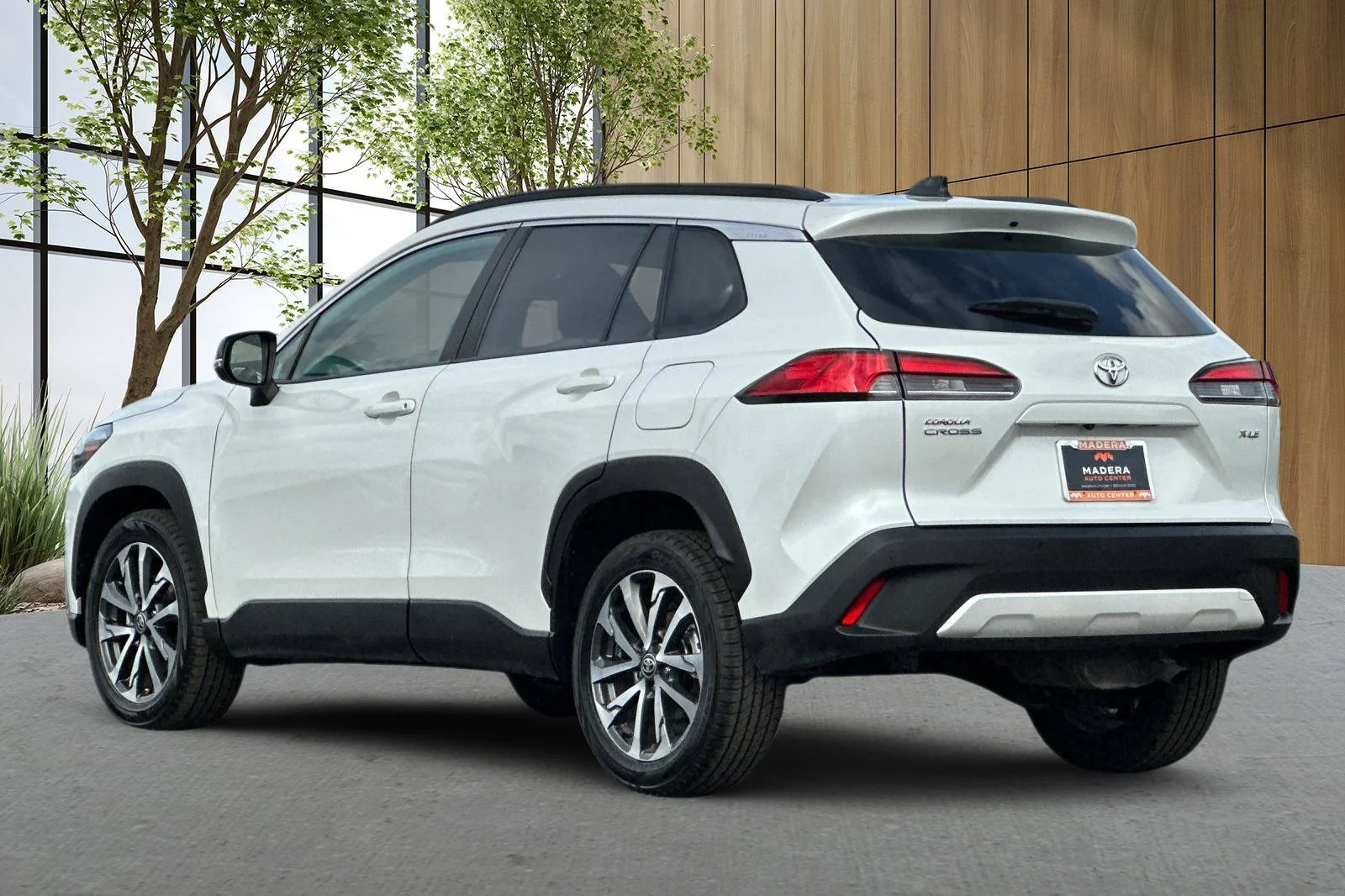 Used 2025 White Toyota XLE image 6