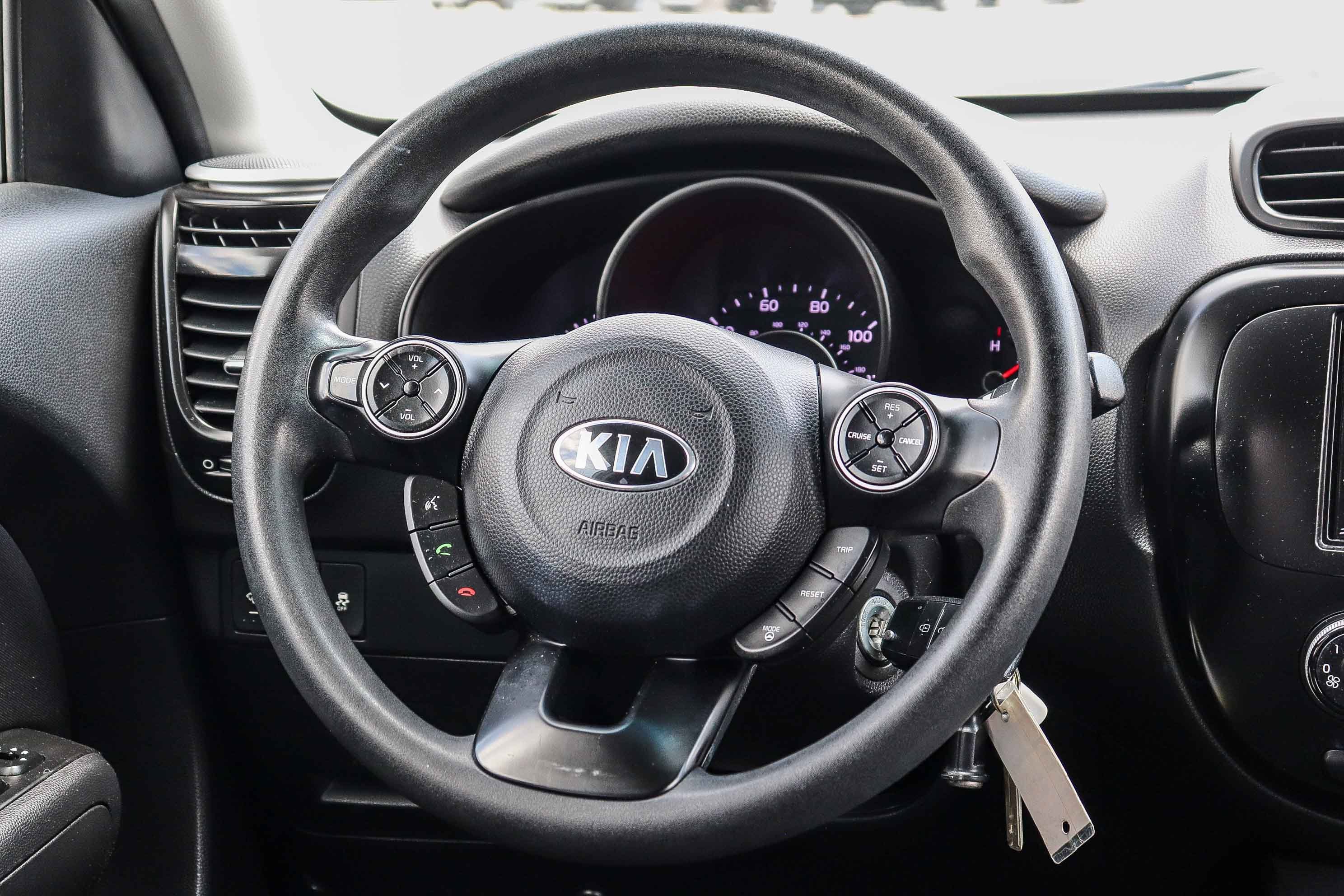 Used 2016 Alien II Kia + image 18