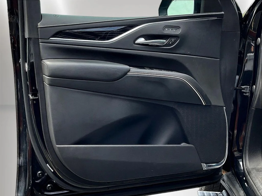 2023 Cadillac Escalade ESV V-Sport - Photo 16
