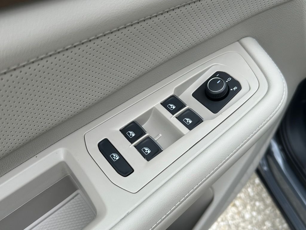 New 2026 Gray Volkswagen SE w/Technology image 17