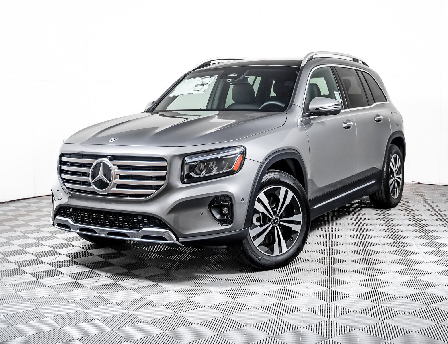 New 2026 Mountain Grey Metallic Mercedes-Benz GLB 250 image 1