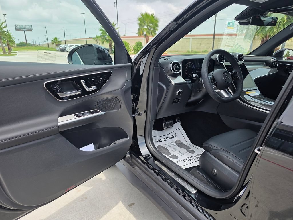 New 2026 Black Mercedes-Benz GLC 300 image 39