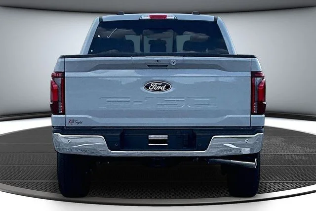 New 2026 Avalanche Ford Lariat® image 4