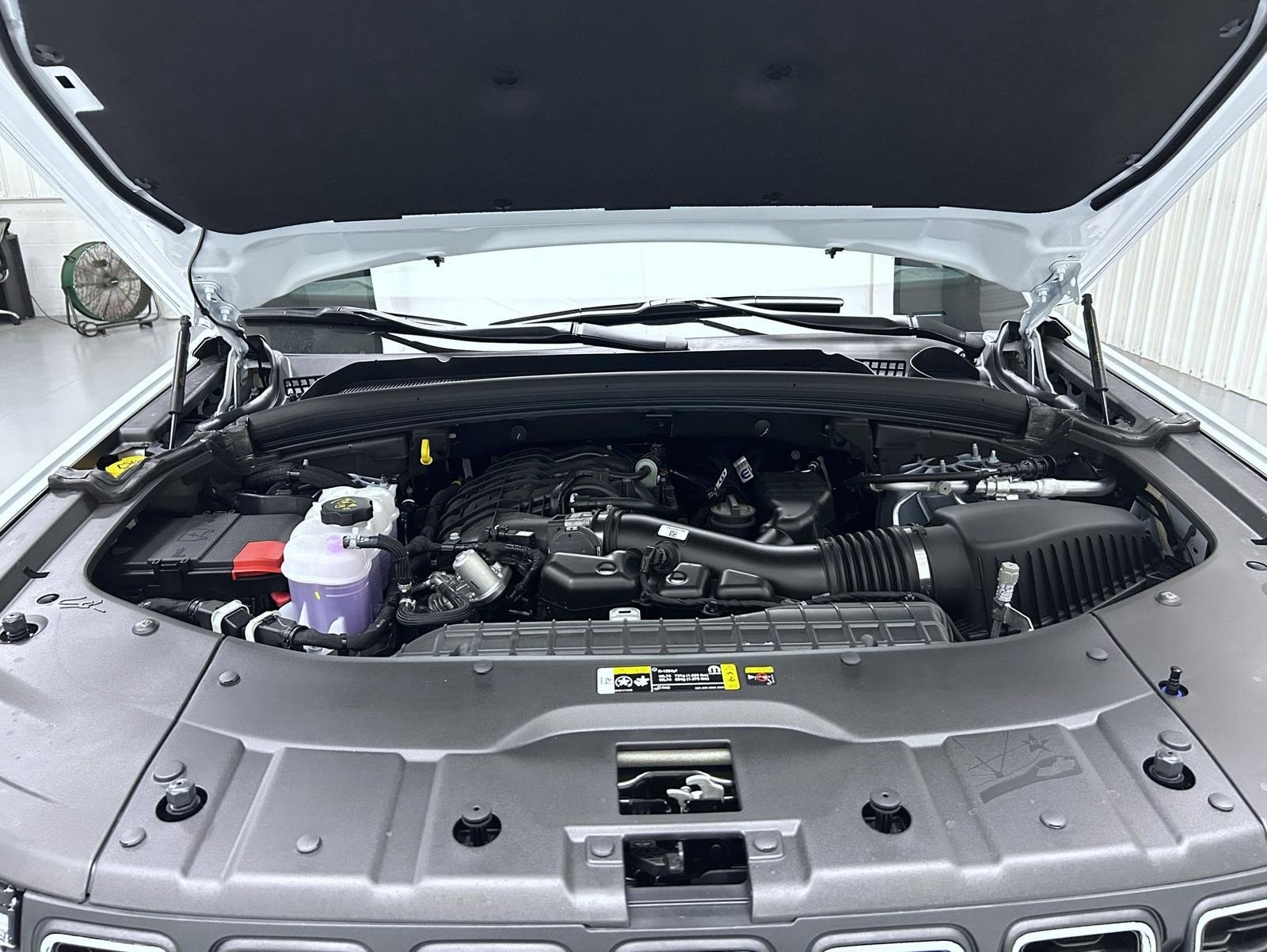 New 2026 Bright White Clearcoat Jeep Laredo image 25