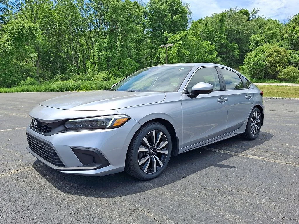 Certified Used 2024 Lunar Silver Metallic Honda EX-L image 3