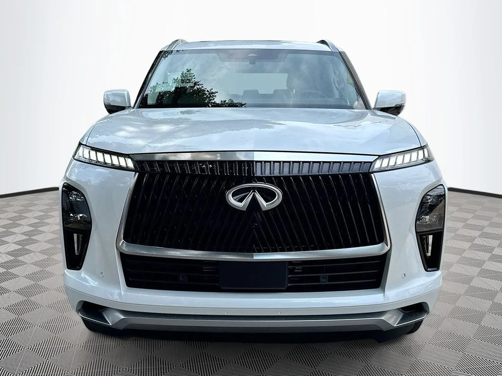 New 2026 RADIANT WHITE INFINITI Pure 2WD image 2