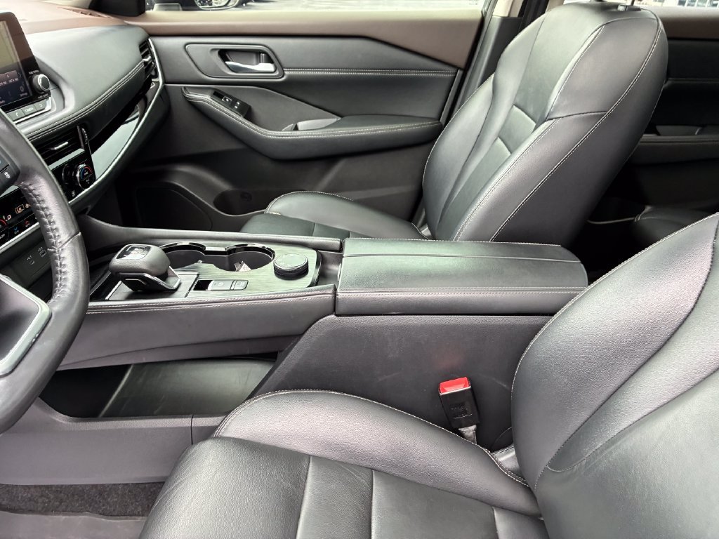 Used 2022 Gray Nissan SL image 17
