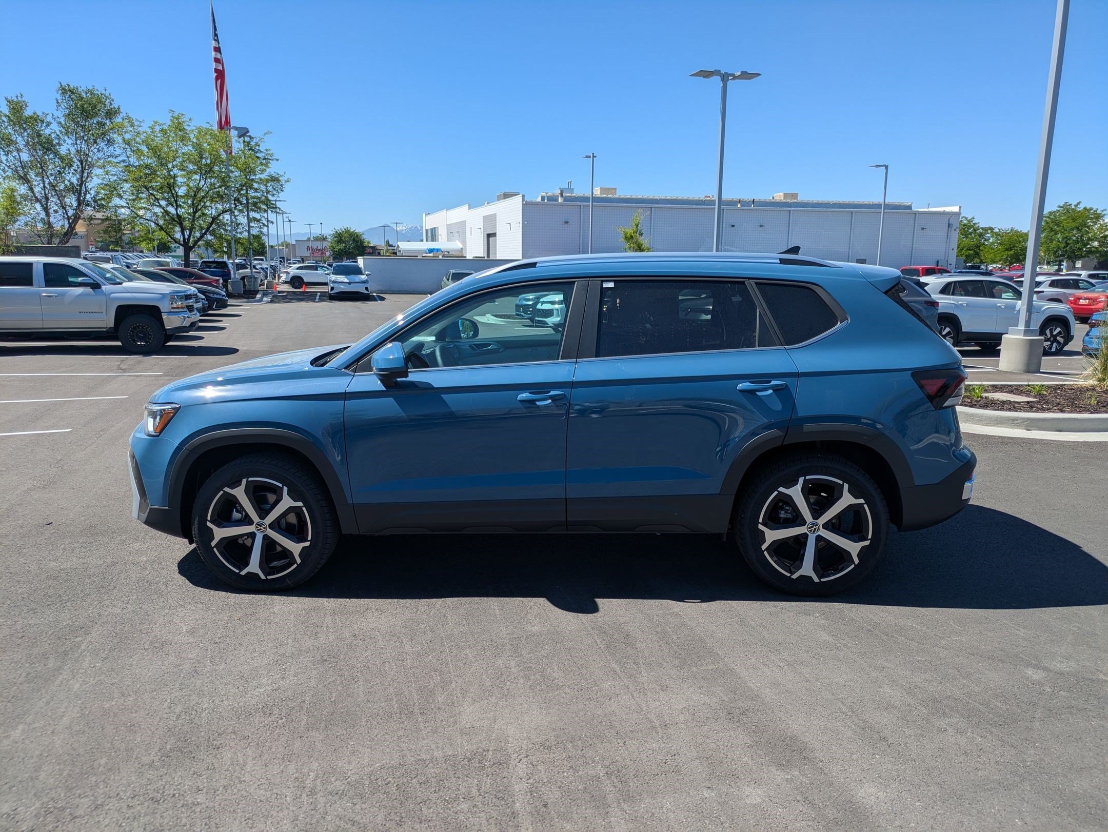 New 2026 Monterey Blue Pearl Volkswagen SEL image 7