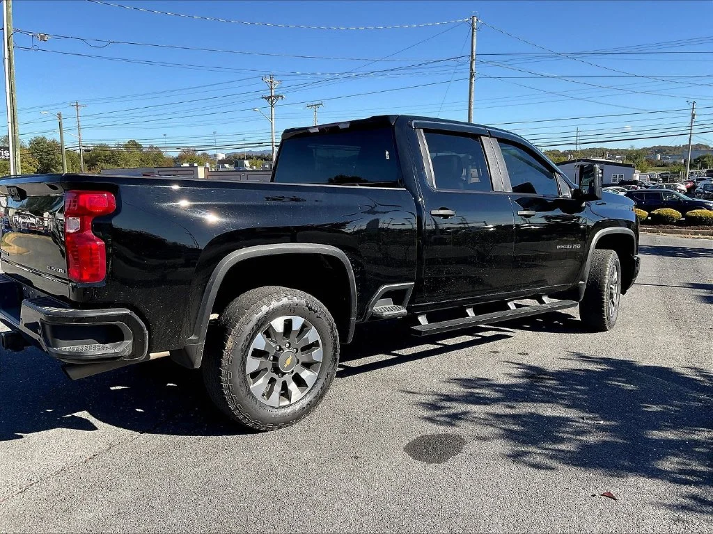 Used 2025 Black Chevrolet Custom image 4