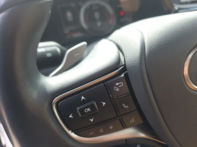 Used 2025 White Lexus 350 image 21