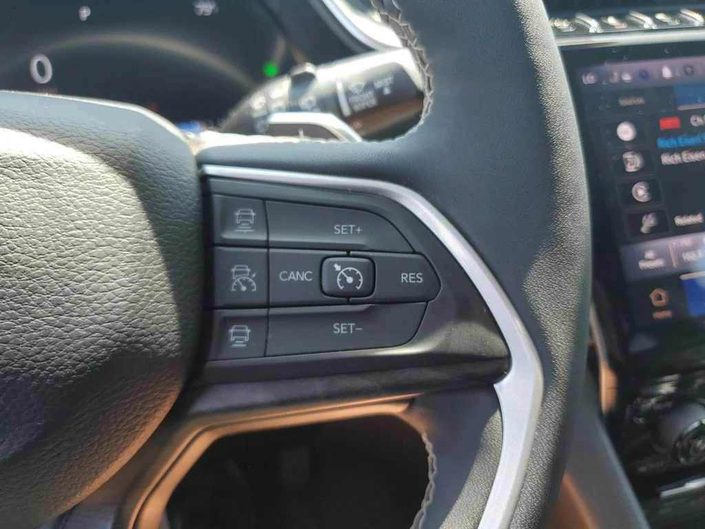 Used 2023 Gray Jeep Limited image 23