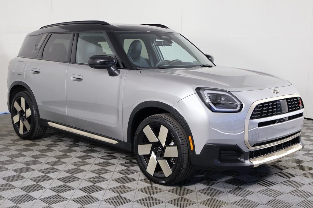 Certified Used 2025 Silver MINI Iconic image 3