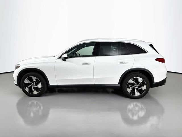 Used 2024  Mercedes-Benz GLC 300 image 4