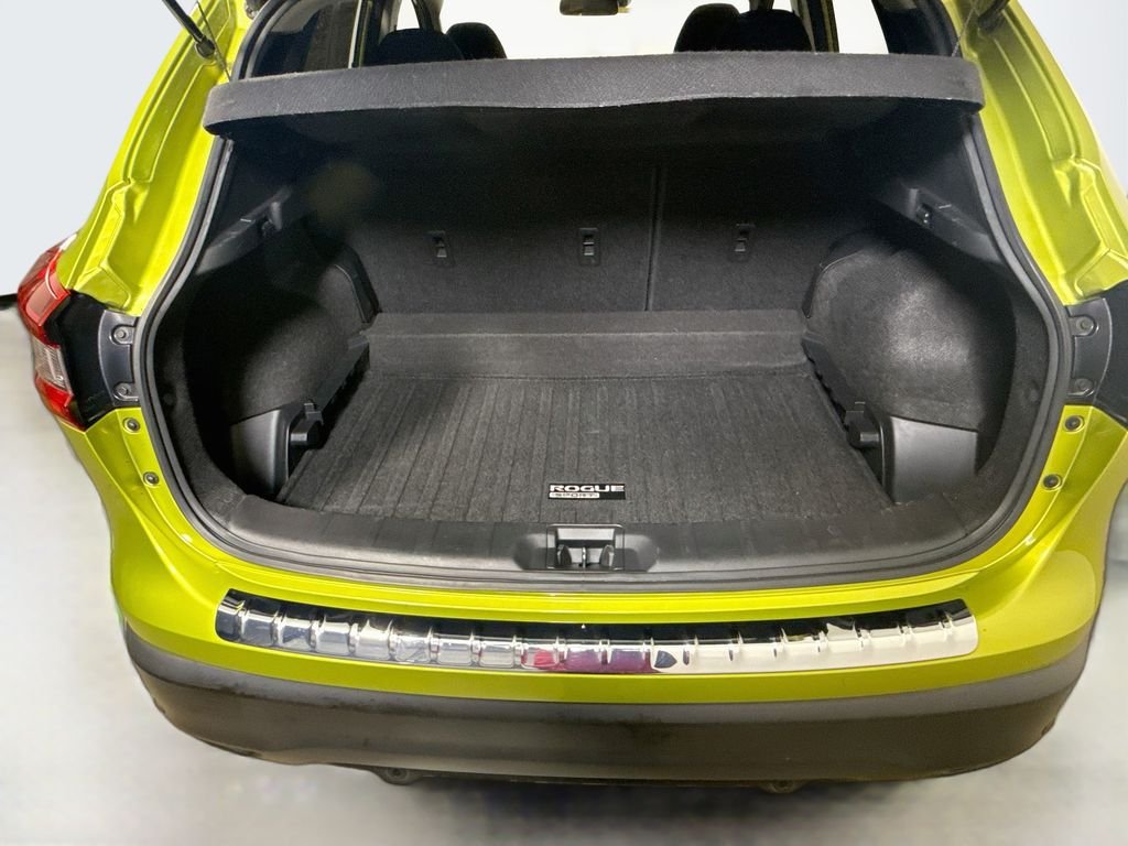 Used 2020 Nitro Lime Metallic Nissan S image 24