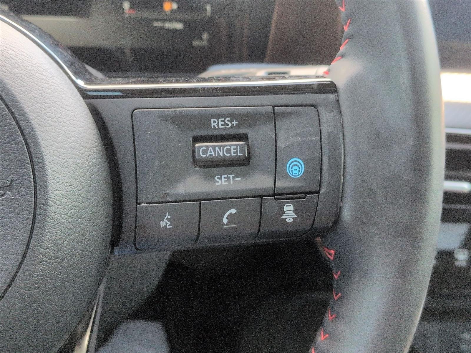 Used 2025 Canyon Bronze Metallic Nissan SR image 21