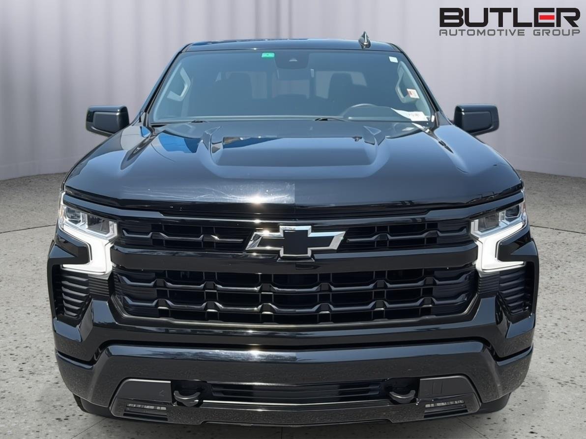 Used 2023 Black Chevrolet RST image 9