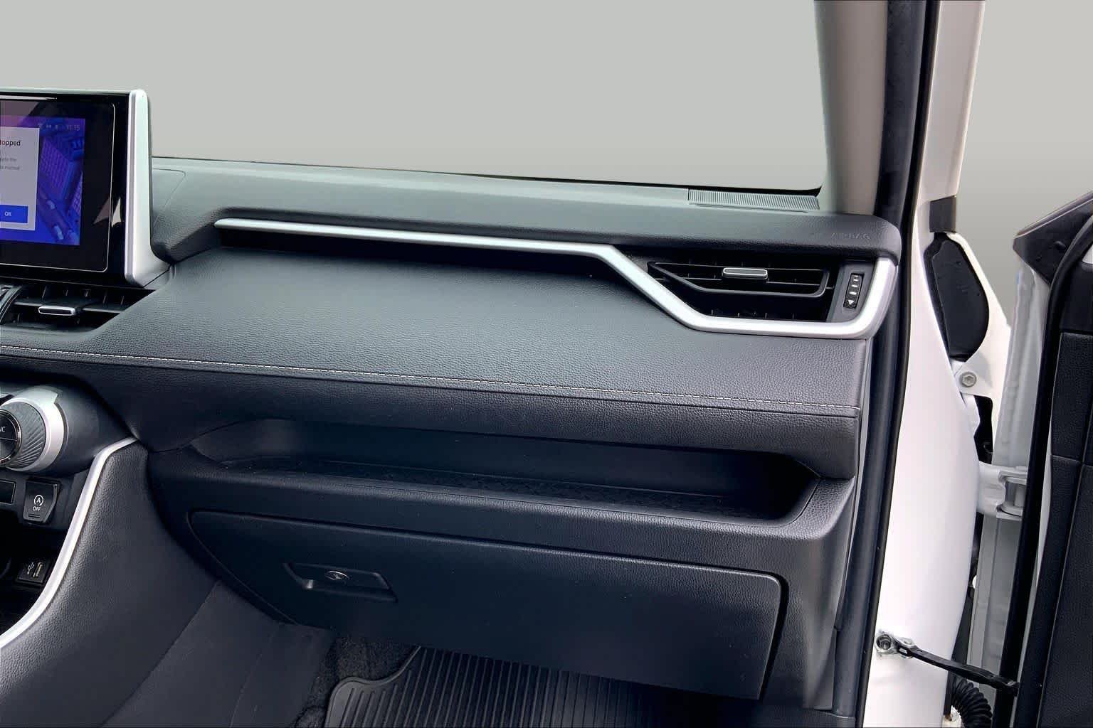 Used 2023 Wind Chill Pearl Toyota XLE Premium image 18