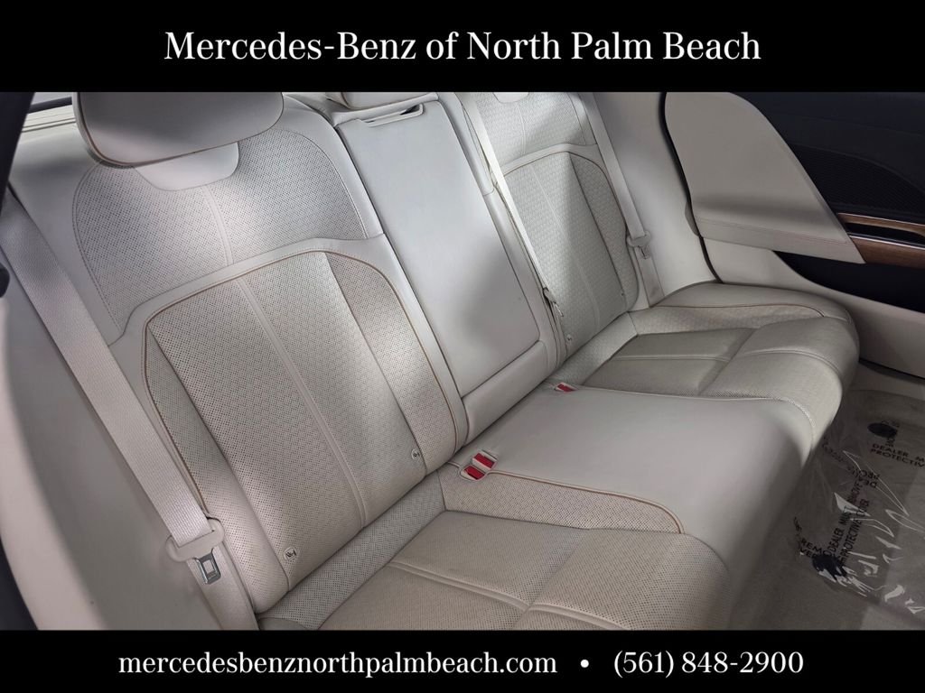 Used 2023 White Lucid Grand Touring image 26