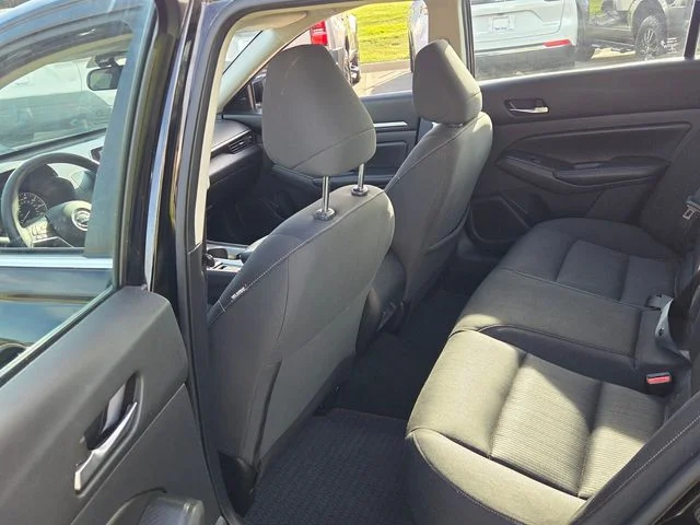 Used 2022 Black Nissan 2.5 SV image 7