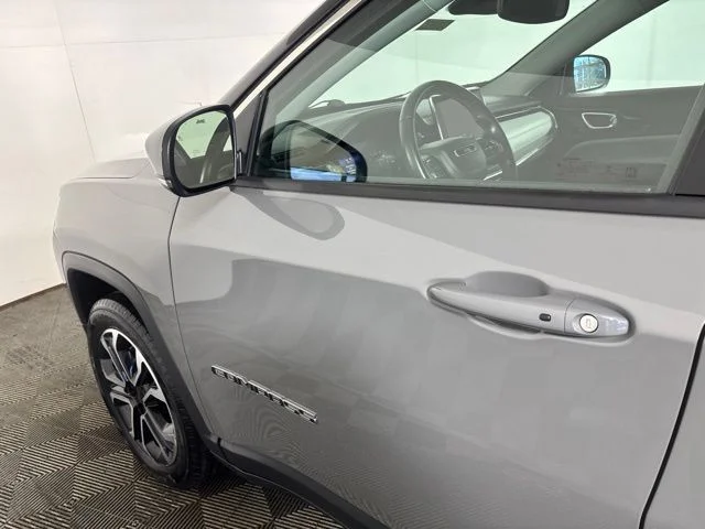 Used 2022 Gray Jeep Limited image 13