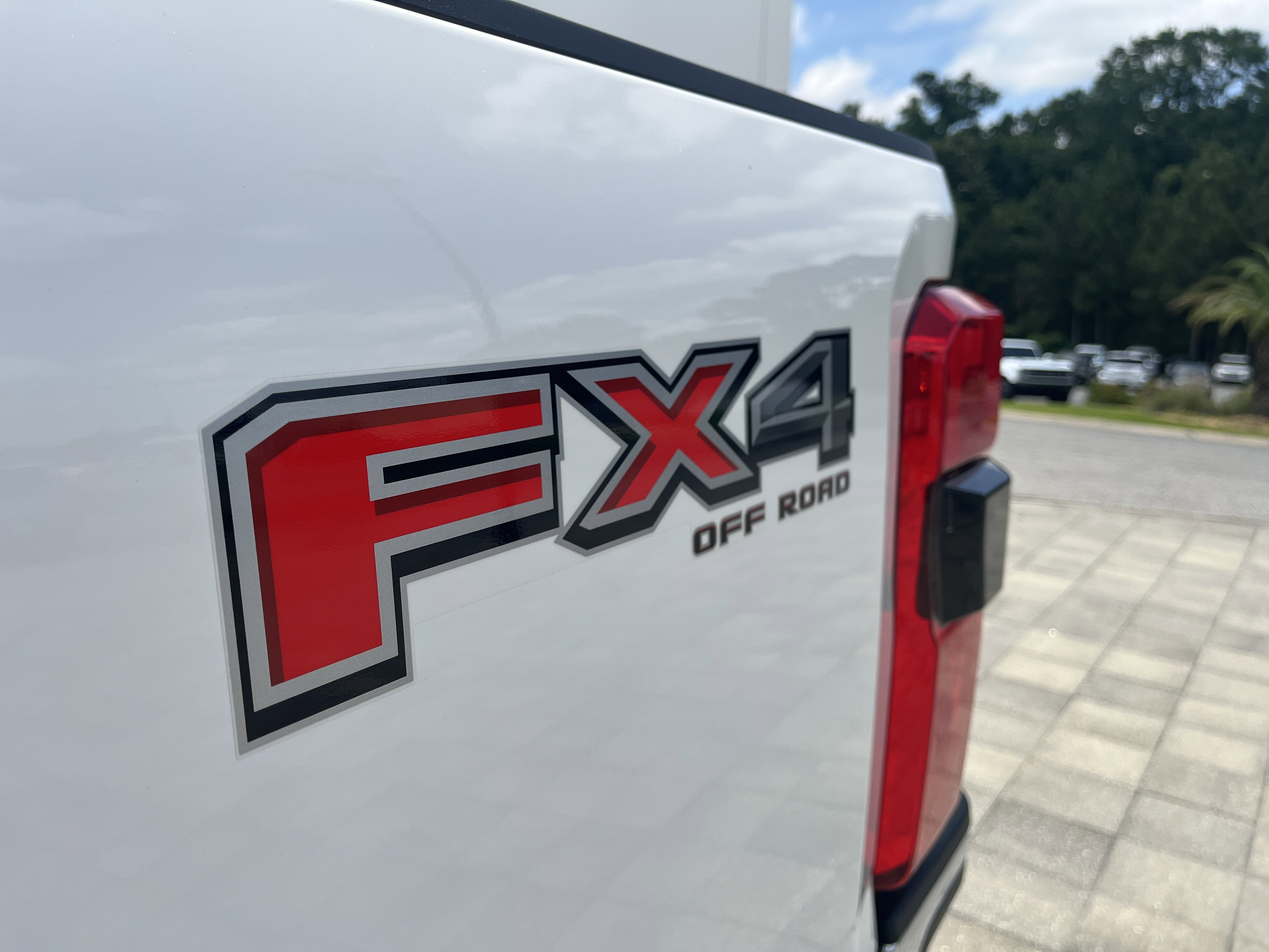 New 2026 Star White Metallic Tri-Coat Ford F-350® Lariat® image 13