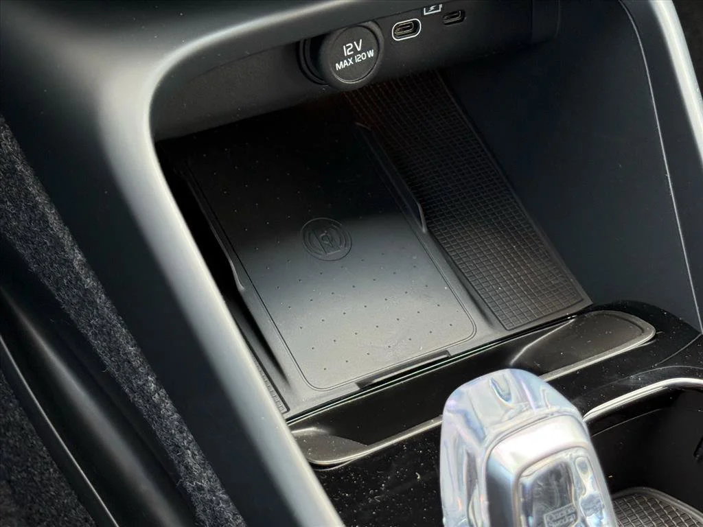 New 2026 Onyx Black Volvo Ultra image 21