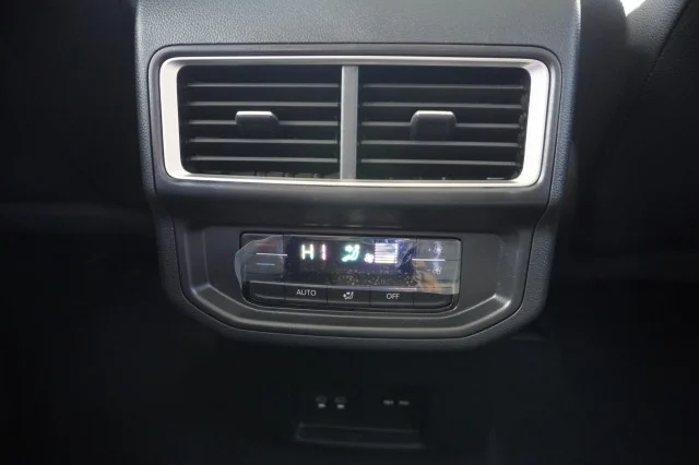New 2026 Opal White Pearl Volkswagen 2.0T Peak Edition image 21